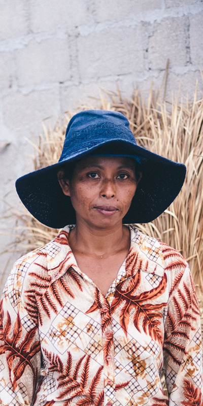 Balinese-Woman_400x800.v2